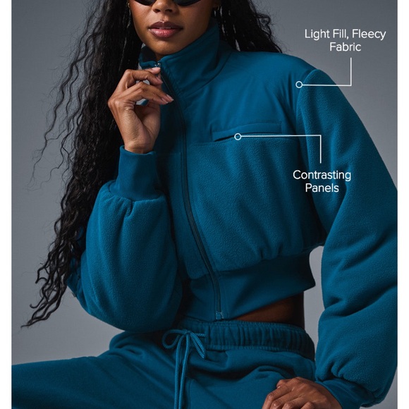 Alo yoga polar fleece cropped wintry mix jacket in eclipse blue - Picture 3 of 5